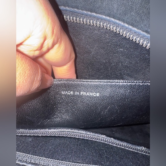 Chanel quilted Medallion tote - Picture 5 of 14